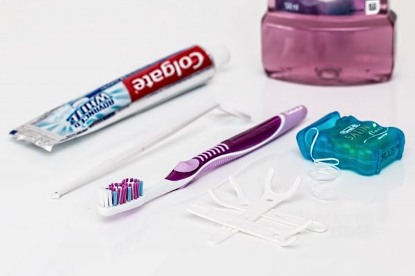 3 raisons d’utiliser des bains de bouche pour une bonne hygiène bucco-dentaire